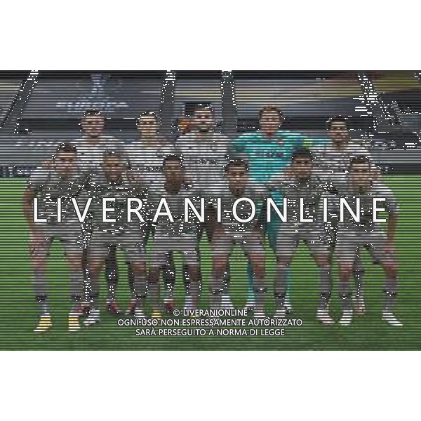 DUESSELDORF, GERMANY - AUGUST 17: The Shakhtar Donetsk team line up prior to the UEFA Europa League Semi Final between Internazionale and Shakhtar Donetsk at Merkur Spiel-Arena on August 17, 2020 in Duesseldorf, Germany. (Photo by UFEA - Handout/UEFA via Getty Images) AG ALDO LIVERANI SAS