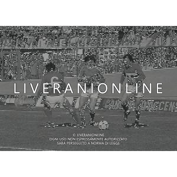 14-03-1982 VARESE CAMPIONATODI CALCIO SERIE B VARESE SAMPDORIA 2-0 NELLA FOTO SALVATORE VULLO E BRUNO LIMIDO AG ALDO LIVERANI SAS