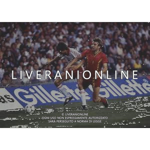RETROSPETTIVA JAN CEULEMANS CALCIATORE NELLA FOTO JAN CEULEMANS CON LA MAGLIA DELLA NAZIONALE DEL BELGIO NELL\'ANNO 1982 AG ALDO LIVERANI SAS