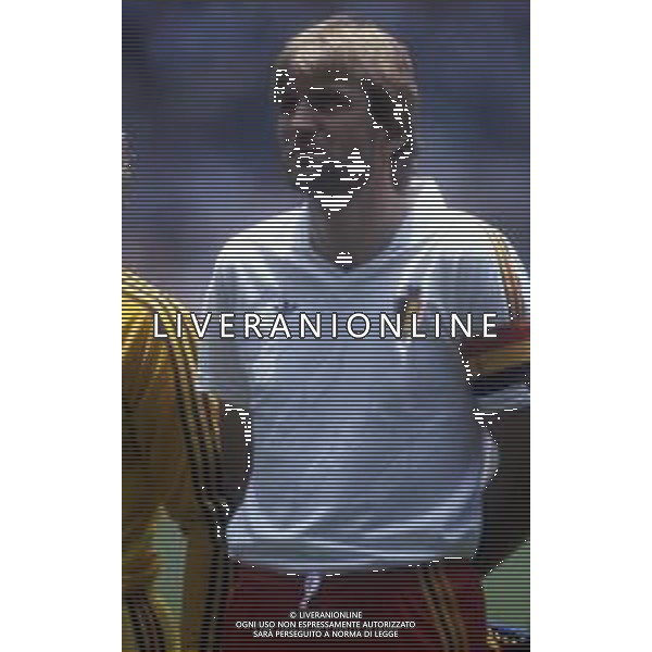RETROSPETTIVA JAN CEULEMANS CALCIATORE NELLA FOTO JAN CEULEMANS CON LA MAGLIA DELLA NAZIONALE DEL BELGIO NELL\'ANNO 1986 AG ALDO LIVERANI SAS