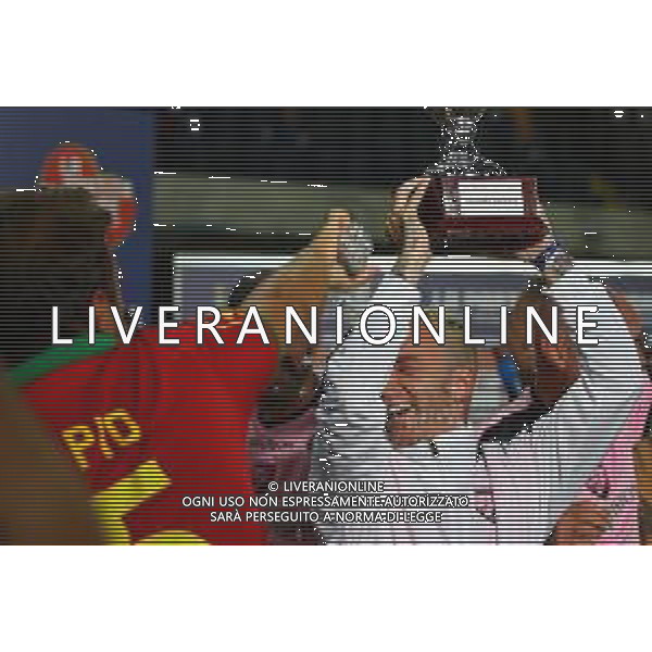 Partita del cuore - Edizione Speciale 2020 Verona, 3 Settembre 2020 Nella foto: Salmo alza il trofeo - coppa Ph. Soli - Ag. Aldo Liverani/ AGENZIA ALDO LIVERANI SAS