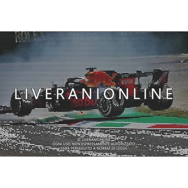 Max Verstappen (NLD) Red Bull Racing RB16 spins in the first practice session. 04.09.2020. Formula 1 World Championship, Rd 8, Italian Grand Prix, Monza, Italy, Practice Day. - www.xpbimages.com, EMail: requests@xpbimages.com © Copyright: Batchelor / XPB Images/ AGENZIA ALDO LIVERANI SAS - ITALY ONLY EDITORIAL USE ONLY