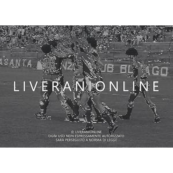 03-10-1982 MONZA CAMPIONATO DI CALCIO SERIE B MONZA FOGGIA 2-0 NELLA FOTO ABBRACCI GIOCATORI MONZA DOPO IL GOAL AG ALDO LIVERANI SAS