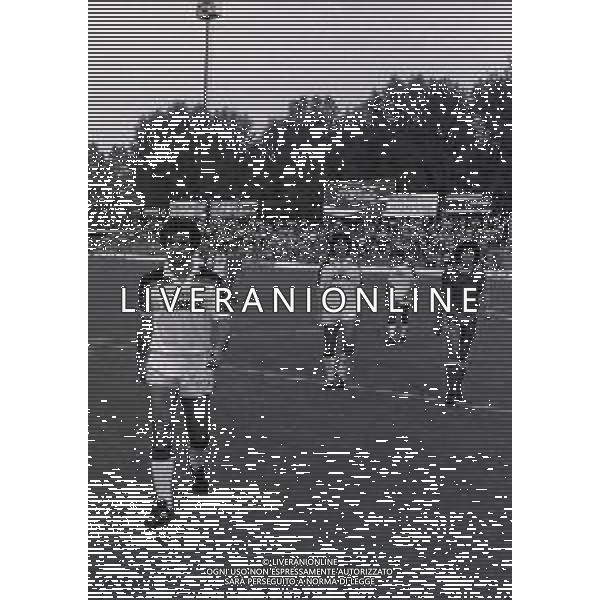 03-10-1982 MONZA CAMPIONATO DI CALCIO SERIE B MONZA FOGGIA 2-0 NELLA FOTO USCITA GIOCATORI CAMPO AG ALDO LIVERANI SAS
