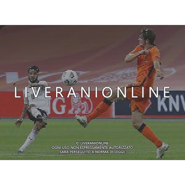 AMSTERDAM - UEFA Nations League gruppo A - OLANDA paesi Bassi vs ITALIA 07/09/2020 - nella foto: Insigne Lorenzo(Italia) Marten de Roon(Olanda - Paesi Bassi - Netherlands) ©Claudio Zamagni/Agenzi Aldo Liverani s.a.s. nsigne Lorenzo(Italia) Marten de Roon(Olanda - Paesi Bassi - Netherlands) during UEFA Nations League - group A between Netherlands and Italy at Amsterdam Arena on September 07 2020 in Amsterdam photo credit by Claudio Zamagni/Aldo Liverani Photo Agency