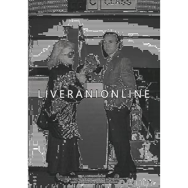 1986 MILANO AEROPORTO LINATE PARTENZA PIPPO BAUDO CON KATIA RICCIARELLI AG ALDO LIVERANI SAS