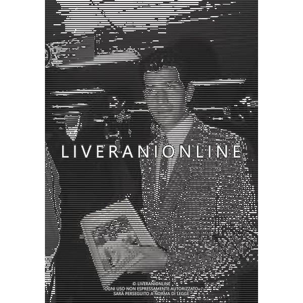 1986 MILANO AEROPORTO DI LINATE ARRIVO DEL NUOVO GIOCATORE DELL\'INTER VINCENZO SCIFO NELLA FOTO VINCENZO SCIFO AG ALDO LIVERANI SAS