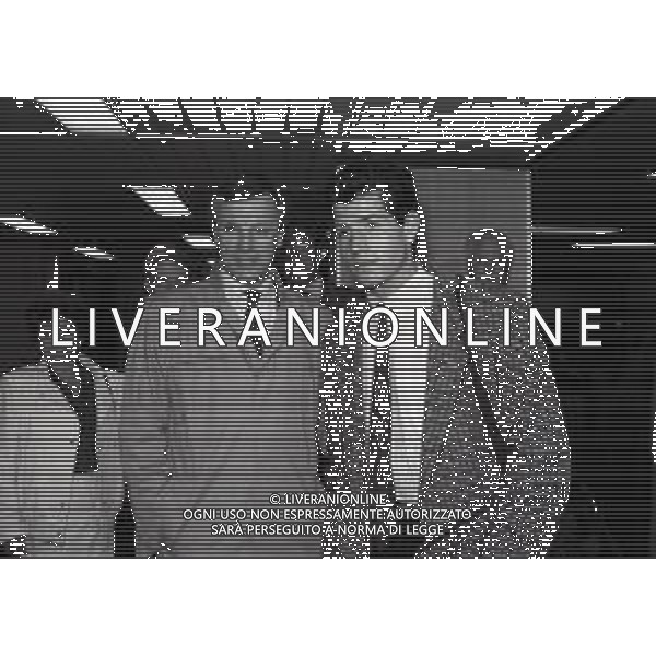 1986 MILANO AEROPORTO DI LINATE ARRIVO DEL NUOVO GIOCATORE DELL\'INTER VINCENZO SCIFO NELLA FOTO VINCENZO SCIFO CON GIANCARLO BELTRAMI AG ALDO LIVERANI SAS