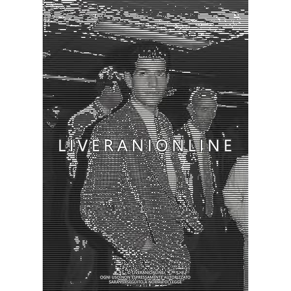 1986 MILANO AEROPORTO DI LINATE ARRIVO DEL NUOVO GIOCATORE DELL\'INTER VINCENZO SCIFO NELLA FOTO VINCENZO SCIFO AG ALDO LIVERANI SAS