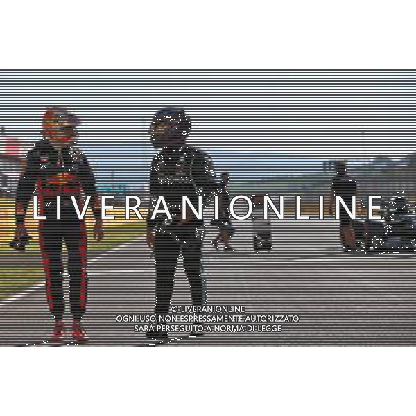 (L to R): Max Verstappen (NLD) Red Bull Racing with Lewis Hamilton (GBR) Mercedes AMG F1 in qualifying parc ferme. 12.09.2020. Formula 1 World Championship, Rd 9, Tuscan Grand Prix, Mugello, Italy, Qualifying Day. - www.xpbimages.com, EMail: requests@xpbimages.com © Copyright: Batchelor / XPB Images/ AGENZIA ALDO LIVERANI SAS - ITALY ONLY EDITORIAL USE ONLY