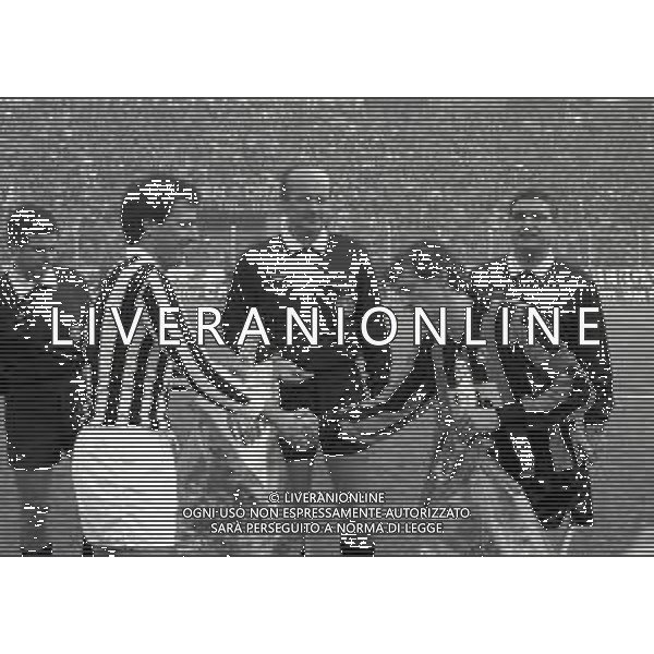 27-01-1985 BERGAMO CAMPIONATO DI CALCIO SERIE A ATALANTA-JUVENTUS 1-1 NELLA FOTO GAETANO SCIREA-ARBITRO PAOLO CASARIN E EUGENIO PERICO AG ALDO LIVERANI SAS