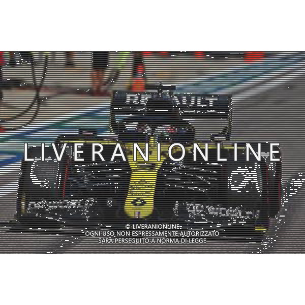 Daniel Ricciardo (AUS) Renault F1 Team RS20. 25.09.2020. Formula 1 World Championship, Rd 10, Russian Grand Prix, Sochi Autodrom, Sochi, Russia, Practice Day. - www.xpbimages.com, EMail: requests@xpbimages.com © Copyright: Moy / XPB Images/ AGENZIA ALDO LIVERANI SAS - ITALY ONLY EDITORIAL USE ONLY