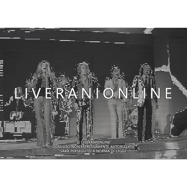 RETROSPETTIVA COMPLESSO MUSICALE RICCHI E POVERI NELLA FOTO IL COMPLESSO MUSICALE DEI RICCHI E POVERI NELL\'ANNO 1972 A SANREMO AG ALDO LIVERANI SAS