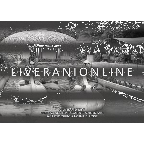 RETROSPETTIVA COMPLESSO MUSICALE RICCHI E POVERI  NELLA FOTO FRANCO GATTI-MARINA OCCHIENA-ANGELA BRAMBATI E ANGELO SOTGIU COMPLESSO MUSICALE DEI RICCHI E POVERI NELL\'ANNO 1972 ALLO ZOO SUL GARDA  AG ALDO LIVERANI SAS