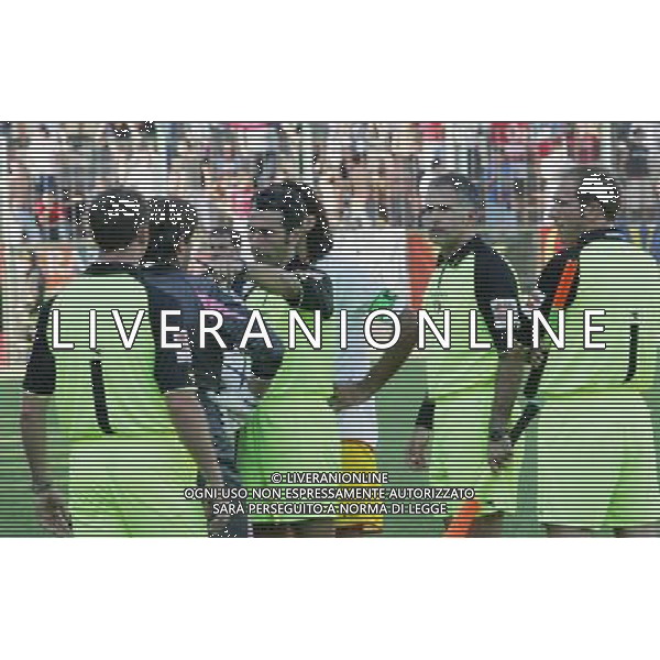 GENOA-CATANZARO COPPA ITALIA 07/08/2005 NELLA FOTO LA SOSPENSIONE DELLA PARTITA CON ARBITRO DONDARINI AGENZIA ALDO LIVERANI