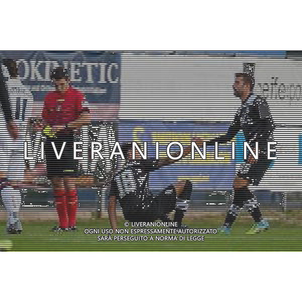 Virtus Verona vs Cesena - Campionato di Calcio Serie C - Lega Pro 2020/2021, 27 settembre 2020 Verona, Italia Nella foto: Davide Petermann (Cesena) aiuta Michele Collocolo (Cesena) @LM/Ettore Griffoni©SERVIZIO / AGENZIA ALDO LIVERANI SAS