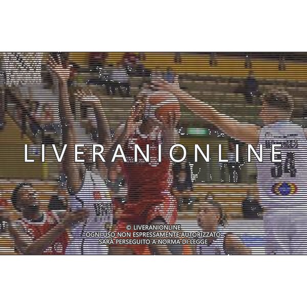 Basket Allianz Pallacanestro Trieste vs Vanoli Cremona - Campionato di Basket Serie A 2020/2021, 27 settembre 2020 Trieste, Italia Nella foto: Mike Henry (Trieste) contrastato da Hommes Craig (Cremona) @LM/Franco Debernardi/ AGENZIA ALDO LIVERANI SAS