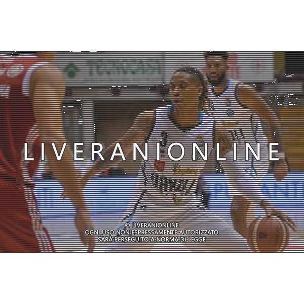Basket Allianz Pallacanestro Trieste vs Vanoli Cremona - Campionato di Basket Serie A 2020/2021, 27 settembre 2020 Trieste, Italia Nella foto: Williams Timeric (Cremona) contrastato da Tommaso Laquintana (Trieste ) @LM/Franco Debernardi/ AGENZIA ALDO LIVERANI SAS