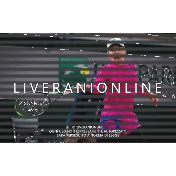 Roland Garros 2020, Grand Slam tennis tournament - Tennis Internationals, 27 September 2020 Roland Garros stadium, paris, france, Italy Photo showing: Simona Halep of Romania in action against Sara Sorribes Tormo of Spain @LM/DPPI/DPPI/Rob Prange/AGENZIA ALDO LIVERANI SAS