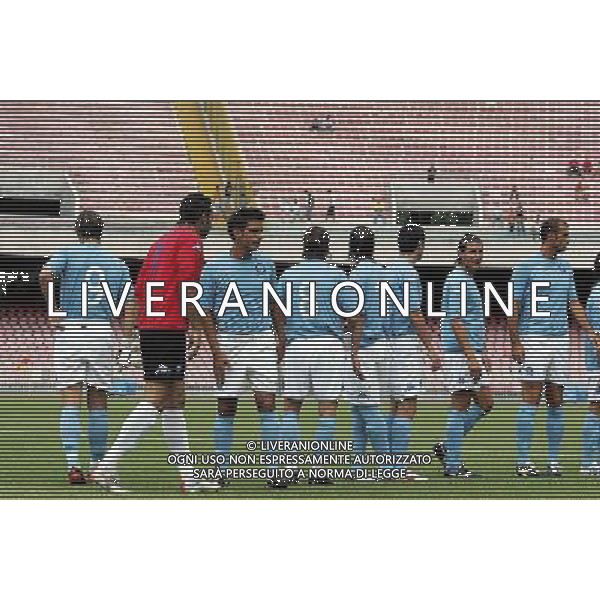 7 AGOSTO 2005 NAPOLI- PESCARA- COPPA ITALIA NELLA FOTO LO STADIO SEMI VUOTO ALL\'INIZIO DELLA PARTITA FOTO LIVERANI