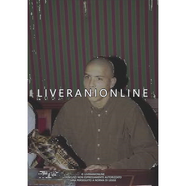 1998 PREMIO SCARPA D\'ORO A RONALDO NELLA FOTO Ronaldo Luís Nazário de Lima CON LA SCARPA D\'ORO AG ALDO LIVERANI SAS