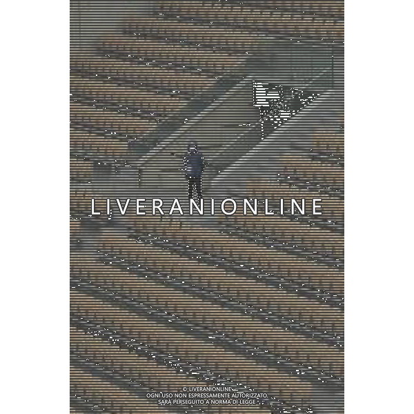 Roland Garros 2020, Grand Slam tournament - Tennis Internationals, 30 September 2020 Roland Garros stadium, paris, france, Italy Photo showing: Agent is waiting the public under water @LM/DPPI/DPPI/Stephane Allaman/ AGENZIA ALDO LIVERANI SAS