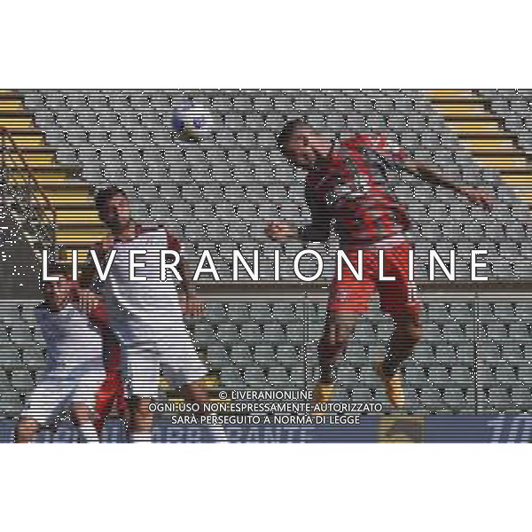 Cremonese vs Arezzo - Coppa Italia 2020/2021, 30 settembre 2020 Cremona, Italia Nella foto: Cristian Buonaiuto (Cremonese) e Luca Mosti (Arezzo) @LM/Alessio Tarpini AG ALDO LIVERANI SAS