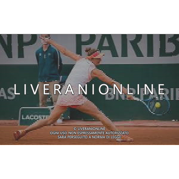 Roland Garros 2020, Grand Slam tournament - Tennis Internationals, 30 September 2020 Roland Garros stadium, paris, france, Italy Photo showing: Irina-Camelia Begu of Romania in action against Simona Halep of Romania @LM/DPPI/DPPI/Rob Prange AG ALDO LIVERANI SAS