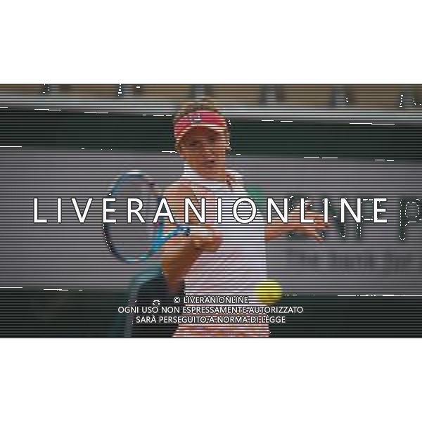 Roland Garros 2020, Grand Slam tournament - Tennis Internationals, 30 September 2020 Roland Garros stadium, paris, france, Italy Photo showing: Irina-Camelia Begu of Romania in action against Simona Halep of Romania @LM/DPPI/DPPI/Rob Prange AG ALDO LIVERANI SAS