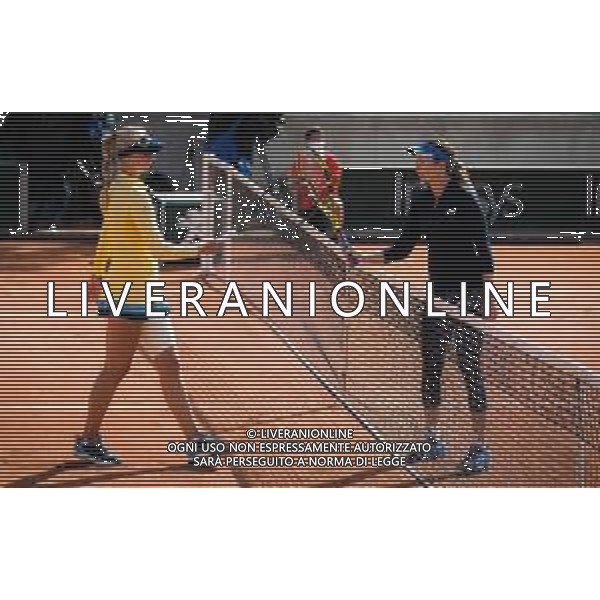 Roland Garros 2020, Grand Slam tournament - Tennis Internationals, 01 October 2020 Roland Garros stadium, paris, france, Italy Photo showing: Clara Tauson of Denmark and Danielle Collins of the United States in action @LM/DPPI/DPPI/Rob Prange AG ALDO LIVERANI SAS
