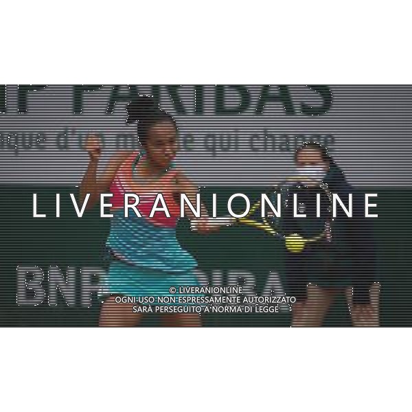 Roland Garros 2020, Grand Slam tournament - Tennis Internationals, 01 October 2020 Roland Garros stadium, paris, france, Italy Photo showing: Leylah Fernandez of Canada in action against Polona Hercog of Slovenia @LM/DPPI/DPPI/Rob Prange AG ALDO LIVERANI SAS