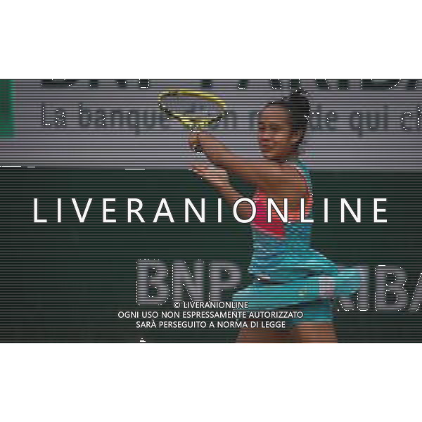 Roland Garros 2020, Grand Slam tournament - Tennis Internationals, 01 October 2020 Roland Garros stadium, paris, france, Italy Photo showing: Leylah Fernandez of Canada in action against Polona Hercog of Slovenia @LM/DPPI/DPPI/Rob Prange AG ALDO LIVERANI SAS