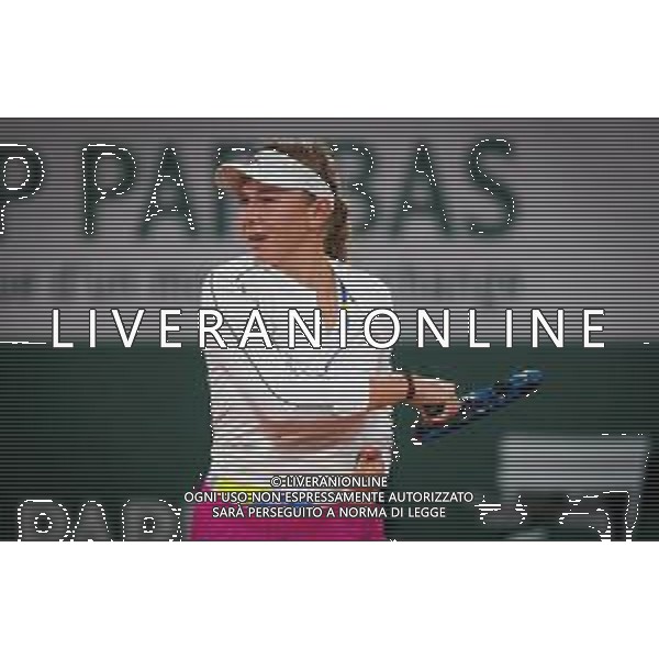 Roland Garros 2020, Grand Slam tournament - Tennis Internationals, 02 October 2020 Roland Garros stadium, paris, france, Italy Photo showing: Amanda Anisimova of the United States in action against Simona Halep of Romania @LM/DPPI/DPPI/Rob Prange