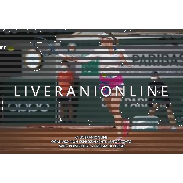 Roland Garros 2020, Grand Slam tournament - Tennis Internationals, 02 October 2020 Roland Garros stadium, paris, france, Italy Photo showing: Amanda Anisimova of the United States in action against Simona Halep of Romania @LM/DPPI/DPPI/Rob Prange