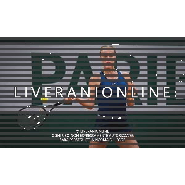 Roland Garros 2020, Grand Slam tournament - Tennis Internationals, 02 October 2020 Roland Garros stadium, paris, france, Italy Photo showing: Anna-Karolina Schmiedlova of Slovakia in action against Nadia Podoroska of Argentina @LM/DPPI/DPPI/Rob Prange AG ALDO LIVERANI SAS
