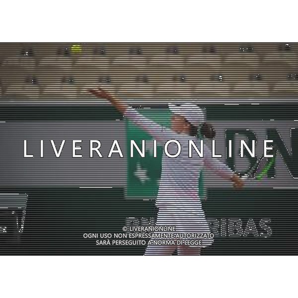 Roland Garros 2020, Grand Slam tournament - Tennis Internationals, 02 October 2020 Roland Garros stadium, paris, france, Italy Photo showing: Iga Swiatek of Poland in action against Eugenie Bouchard of Canada @LM/DPPI/DPPI/Rob Prange AG ALDO LIVERANI SAS