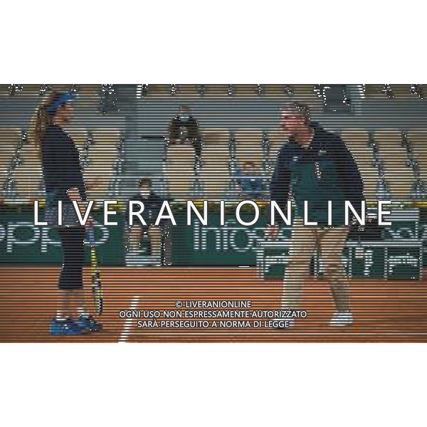 Roland Garros 2020, Grand Slam tournament - Tennis Internationals, 03 October 2020 Roland Garros stadium, paris, france, Italy Photo showing: Danielle Collins of the United States in action against Garbine Muguruza of Spain @LM/DPPI/DPPI/Rob Prange AG ALDO LIVERANI SAS