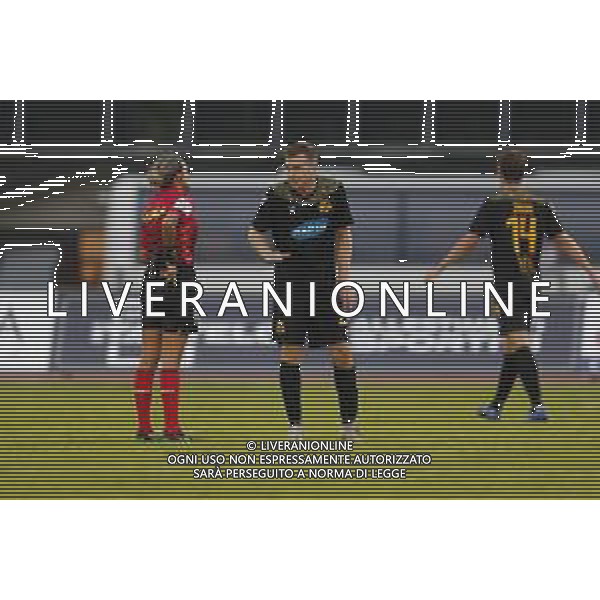 Legnago Salus - Ravenna FC Campionato di Calcio Serie C girone B del 04/10/2020 nella foto: Bolis Thomas(Ravenna F.C.) con l\'arbitro Maria Marotta ©Claudio Zamagni/Agenzia Aldo Liverani / AGENZIA ALDO LIVERANI SAS