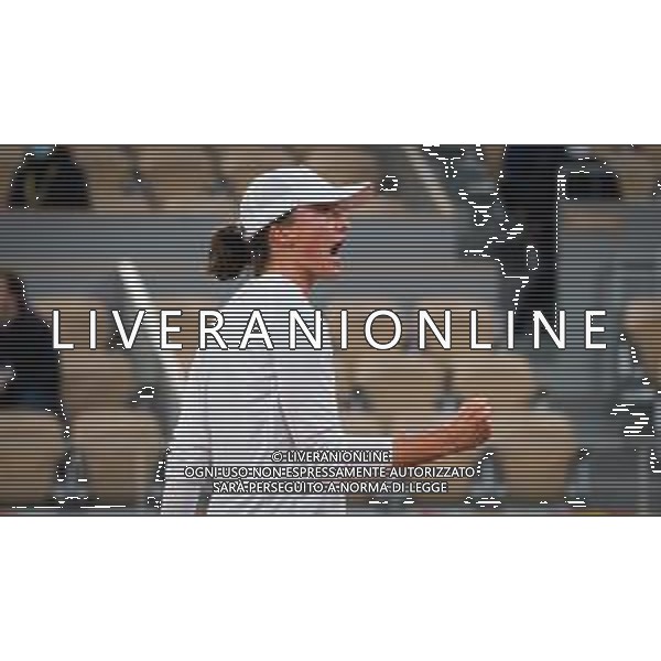 Roland Garros 2020, Grand Slam tournament - Tennis Internationals, 04 October 2020 Roland Garros stadium, paris, france, Italy Photo showing: Iga Swiatek of Poland in action against Simona Halep of Romania @LM/DPPI/DPPI/Rob Prange AG ALDO LIVERANI SAS