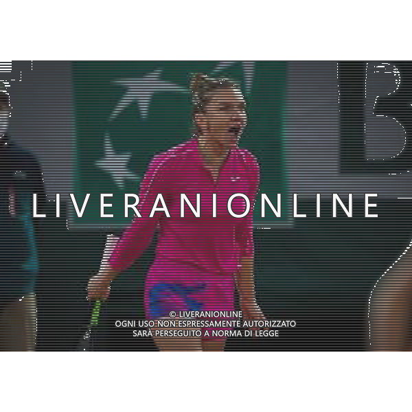 Roland Garros 2020, Grand Slam tournament - Tennis Internationals, 04 October 2020 Roland Garros stadium, paris, france, Italy Photo showing: Simona Halep of Romania in action against Iga Swiatek of Poland @LM/DPPI/DPPI/Rob Prange AG ALDO LIVERANI SAS