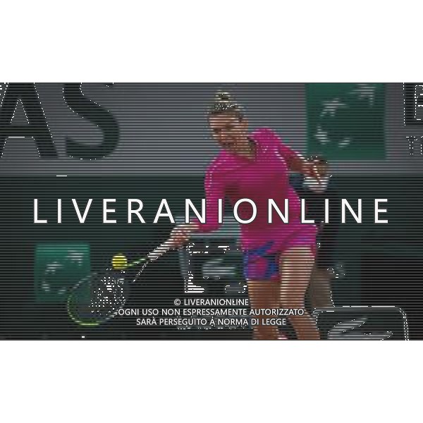 Roland Garros 2020, Grand Slam tournament - Tennis Internationals, 04 October 2020 Roland Garros stadium, paris, france, Italy Photo showing: Simona Halep of Romania in action against Iga Swiatek of Poland @LM/DPPI/DPPI/Rob Prange AG ALDO LIVERANI SAS
