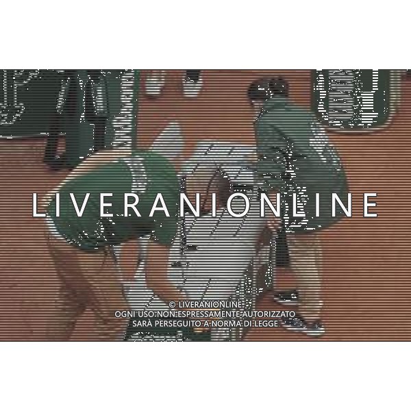Roland Garros 2020, Grand Slam tournament - Tennis Internationals, 05 October 2020 Roland Garros stadium, paris, france, Italy Photo showing: Assistant cleaned the seats of players from water and Covid19 @LM/DPPI/DPPI/Stephane Allaman