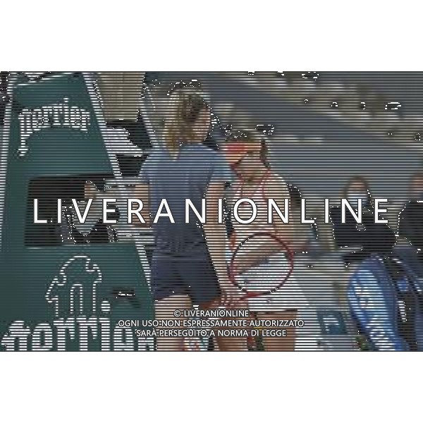 Roland Garros 2020, Grand Slam tournament - Tennis Internationals, 05 October 2020 Roland Garros stadium, paris, france, Italy Photo showing: Fiona FERRO (FRA) and Sofia KENIN (USA) @LM/DPPI/DPPI/Stephane Allaman