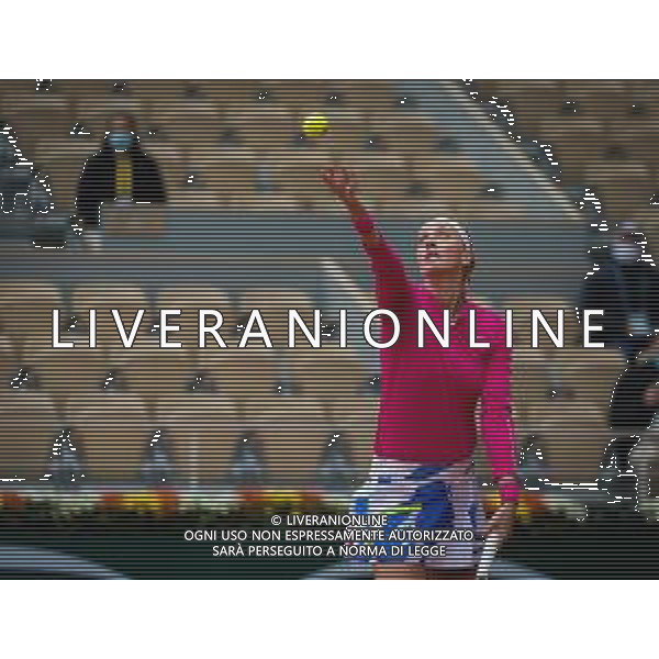 Roland Garros 2020, Grand Slam tournament - Tennis Internationals, 05 October 2020 Roland Garros stadium, paris, france, Italy Photo showing: Petra Kvitova of the Czech Republic in action against Shuai Zhang of China @LM/DPPI/DPPI/Rob Prange