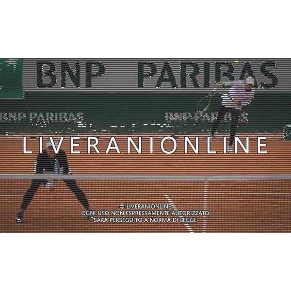 Roland Garros 2020, Grand Slam tournament - Tennis Internationals, 05 October 2020 Roland Garros stadium, paris, france, Italy Photo showing: Iga Swiatek of Poland and Nicole Melichar of the United States in action @LM/DPPI/DPPI/Rob Prange
