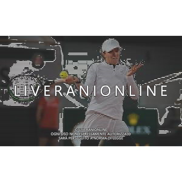 Quarter-finals at the Roland Garros 2020 - Tennis Internationals, 06 October 2020 Roland Garros stadium, paris, france, Italy Photo showing: Iga Swiatek of Poland in action against Martina Trevisan of Italy @LM/DPPI/DPPI/Rob Prange AG ALDO LIVERANI SAS