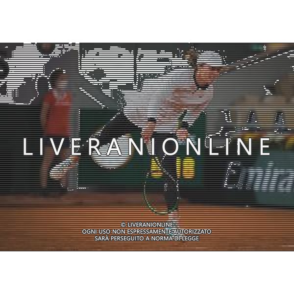 Quarter-finals at the Roland Garros 2020 - Tennis Internationals, 06 October 2020 Roland Garros stadium, paris, france, Italy Photo showing: Iga Swiatek of Poland in action against Martina Trevisan of Italy @LM/DPPI/DPPI/Rob Prange AG ALDO LIVERANI SAS