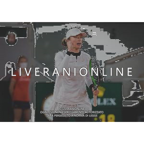 Quarter-finals at the Roland Garros 2020 - Tennis Internationals, 06 October 2020 Roland Garros stadium, paris, france, Italy Photo showing: Iga Swiatek of Poland in action against Martina Trevisan of Italy @LM/DPPI/DPPI/Rob Prange AG ALDO LIVERANI SAS