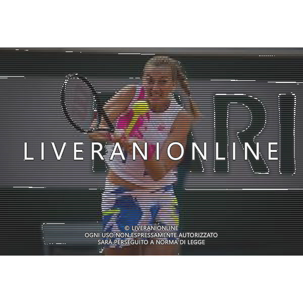 Quarter-final of the Roland Garros 2020, Grand Slam - Tennis Internationals, 07 October 2020 Roland Garros stadium, paris, france, Italy Photo showing: Petra Kvitova of the Czech Republic in action against Laura Siegemund of Germany @LM/DPPI/DPPI/Rob Prange AG ALDO LIVERANI SAS