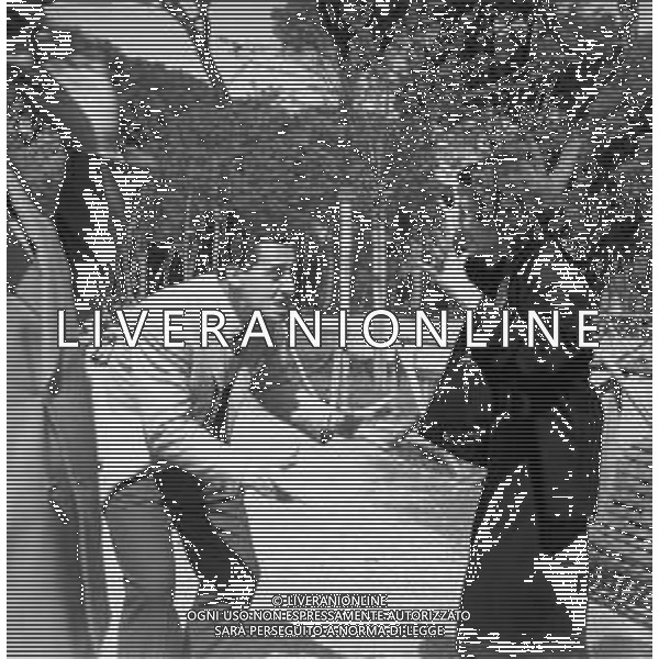 RETROSPETTIVA ALBERTO SORDI, attore e regista italiano - NELLA FOTO NEL 1953 DURANTE LE RIPRESE DEL FILM \' I VITELLONI \' con arlette sauvage ©ARCHIVIO AGENZIA ALDO LIVERANI